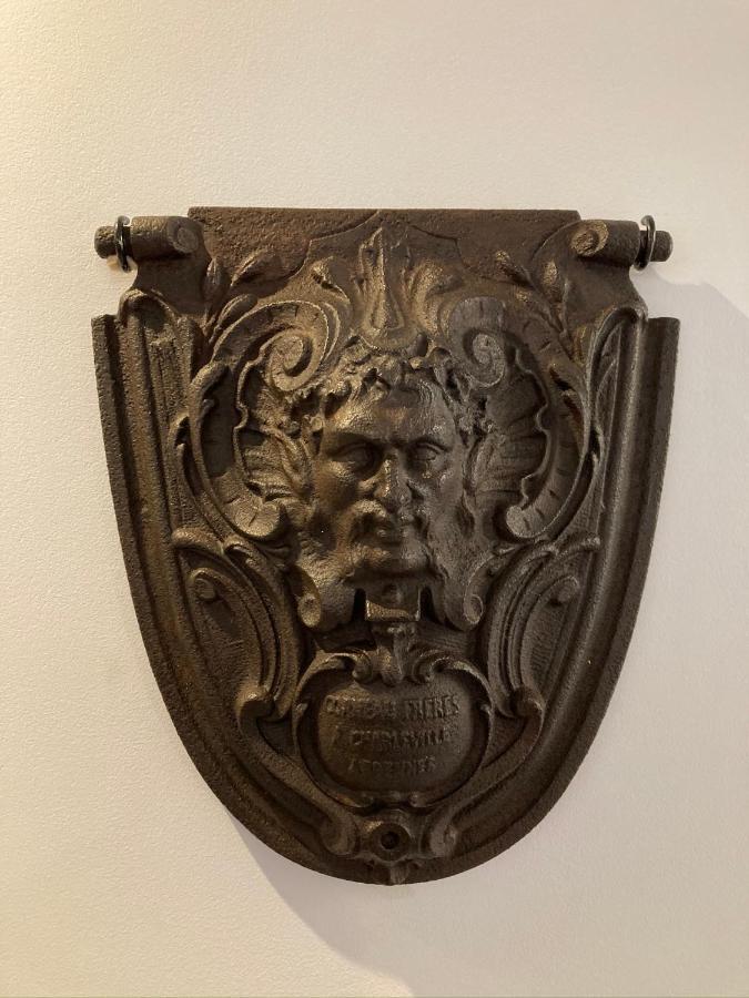 Suite Charles - Vue Musee Rimbaud Шарлевіль-Мезьєр Екстер'єр фото